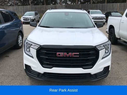 Used 2023 GMC Terrain SLE w/ Driver Convenience Package image 10