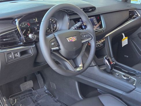 New 2025 Cadillac XT6 Luxury image 31