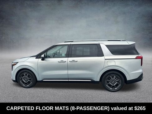 Used 2025 Kia Carnival SX FWD image 2