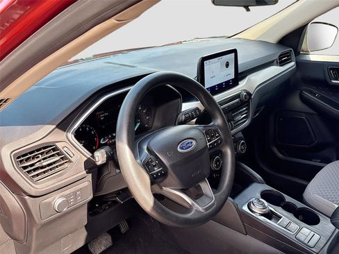 Used 2020 Ford Escape SE image 10