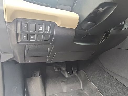 Used 2019 Subaru Ascent Touring AWD/4WD image 16