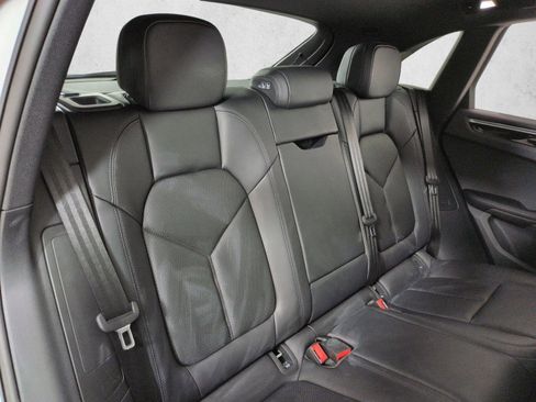 Certified 2025 Porsche Macan Turbo AWD/4WD image 21