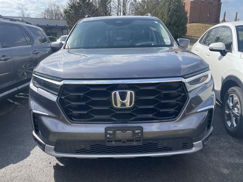 Used 2023 Honda Pilot Elite image 2