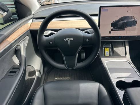 Used 2024 Tesla Model Y Performance AWD/4WD image 8