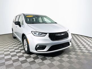 Certified 2024 Chrysler Pacifica Touring-L video 2