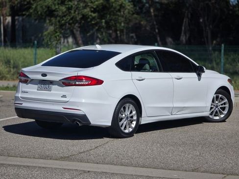 Used 2020 Ford Fusion SE image 8