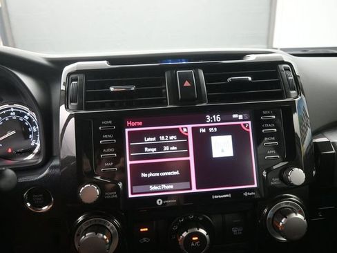 Used 2024 Toyota 4Runner TRD Off-Road image 17