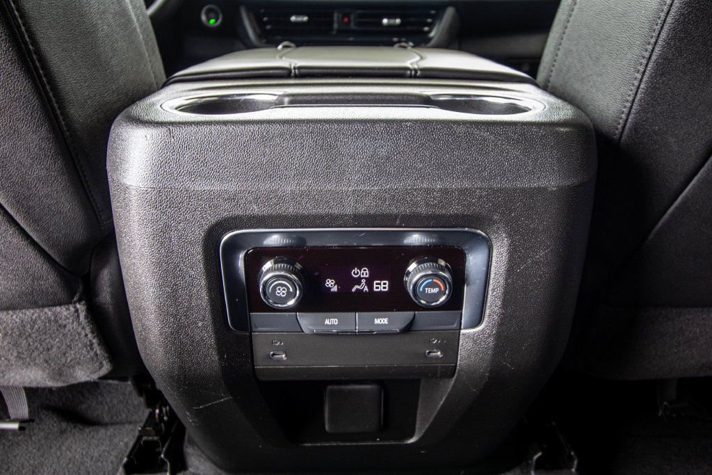 Used 2025 Chevrolet Suburban LT RWD image 28
