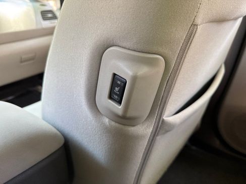 Used 2015 Nissan Leaf SV FWD image 33