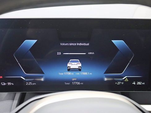 Used 2023 BMW iX xDrive50 w/ Premium Package image 16