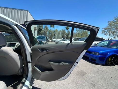Used 2017 Chevrolet Cruze LS image 13