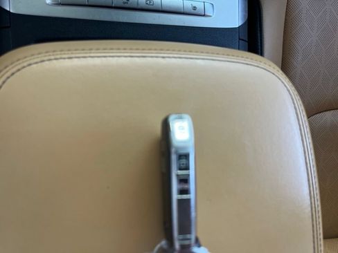 Used 2023 Kia Carnival LX FWD image 19
