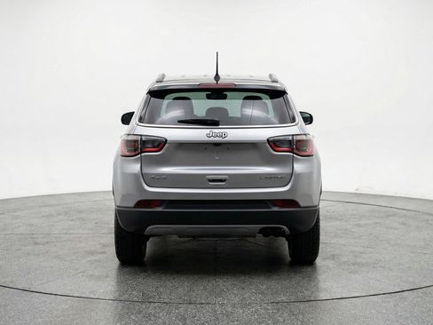 Used 2025 Jeep Compass Trailhawk AWD/4WD image 7
