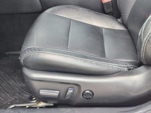 Used 2014 Toyota Camry SE w/ Moonroof Package FWD image 23