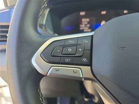 Used 2023 Volkswagen Taos SE w/ Panoramic Sunroof Package FWD image 23