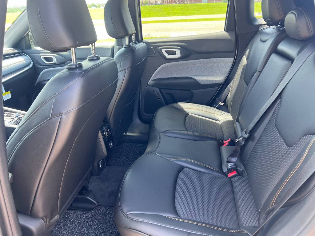 New 2026 Jeep Compass Latitude AWD/4WD image 14