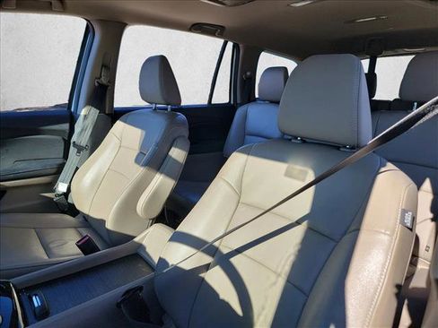 Used 2018 Honda Pilot Touring image 13