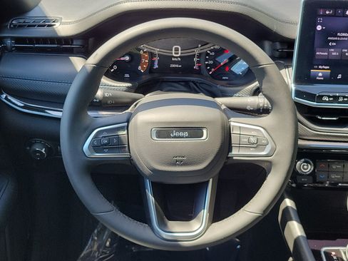 Used 2025 Jeep Compass Latitude w/ Altitude Special Edition AWD/4WD image 18