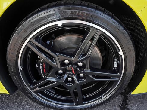 Used 2023 Chevrolet Corvette Stingray Preferred Conv w/ Z51 Performance Package RWD image 7