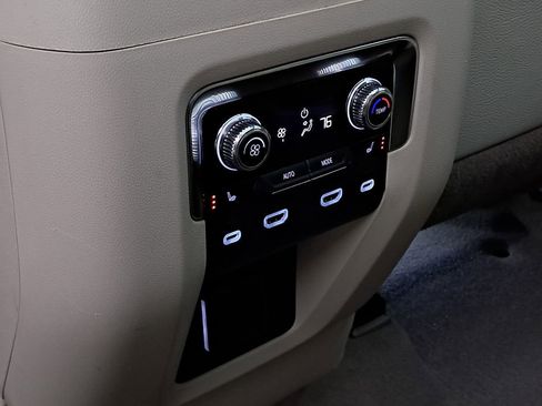 Used 2021 GMC Yukon Denali w/ Denali Premium Package image 46