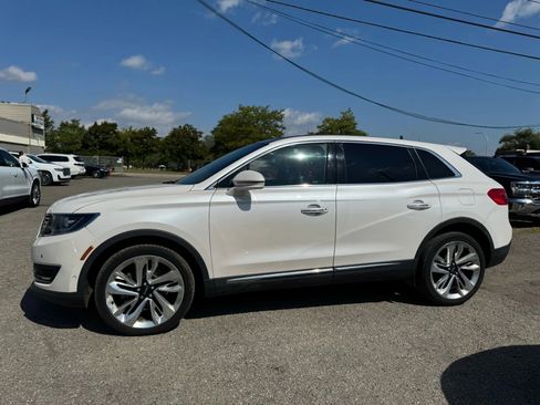 Used 2017 Lincoln MKX Reserve w/ Driver Assistance Package image 8