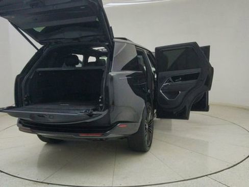 Used 2025 Land Rover Range Rover SE image 74