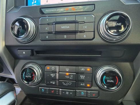 Used 2018 Ford F150 Platinum w/ Equipment Group 701A Luxury AWD/4WD image 61