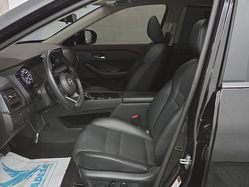 Used 2023 Nissan Rogue SV w/ SV Premium B Package FWD image 10