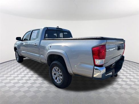 Used 2016 Toyota Tacoma SR5 w/ SR5 Appearance Package (SN) image 7