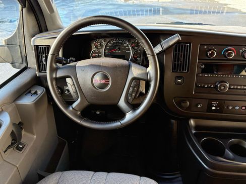Used 2023 GMC Savana 3500 Extended w/ Power Convenience Package RWD image 18