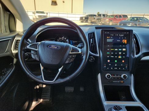 Used 2023 Ford Edge SEL image 11