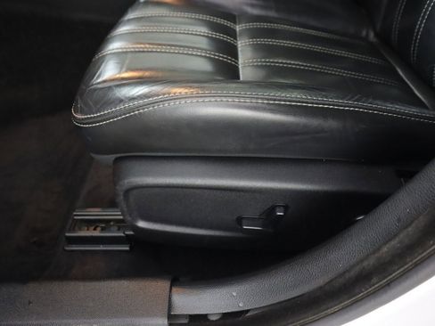 Used 2018 Chrysler 300 S image 30