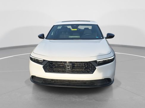 Used 2023 Honda Accord Sport image 2