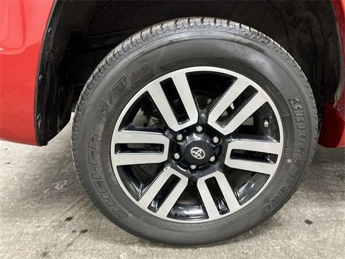 Used 2022 Toyota 4Runner Limited image 34