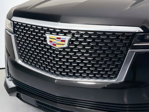Used 2023 Cadillac Escalade Premium Luxury AWD/4WD image 14