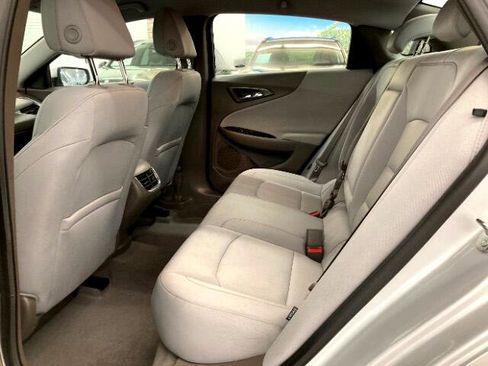 Used 2019 Chevrolet Malibu LT w/ Driver Confidence Package II image 10
