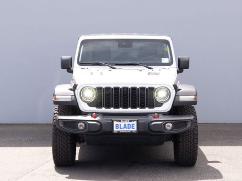 Used 2024 Jeep Wrangler Unlimited Rubicon w/ Technology Group AWD/4WD image 16