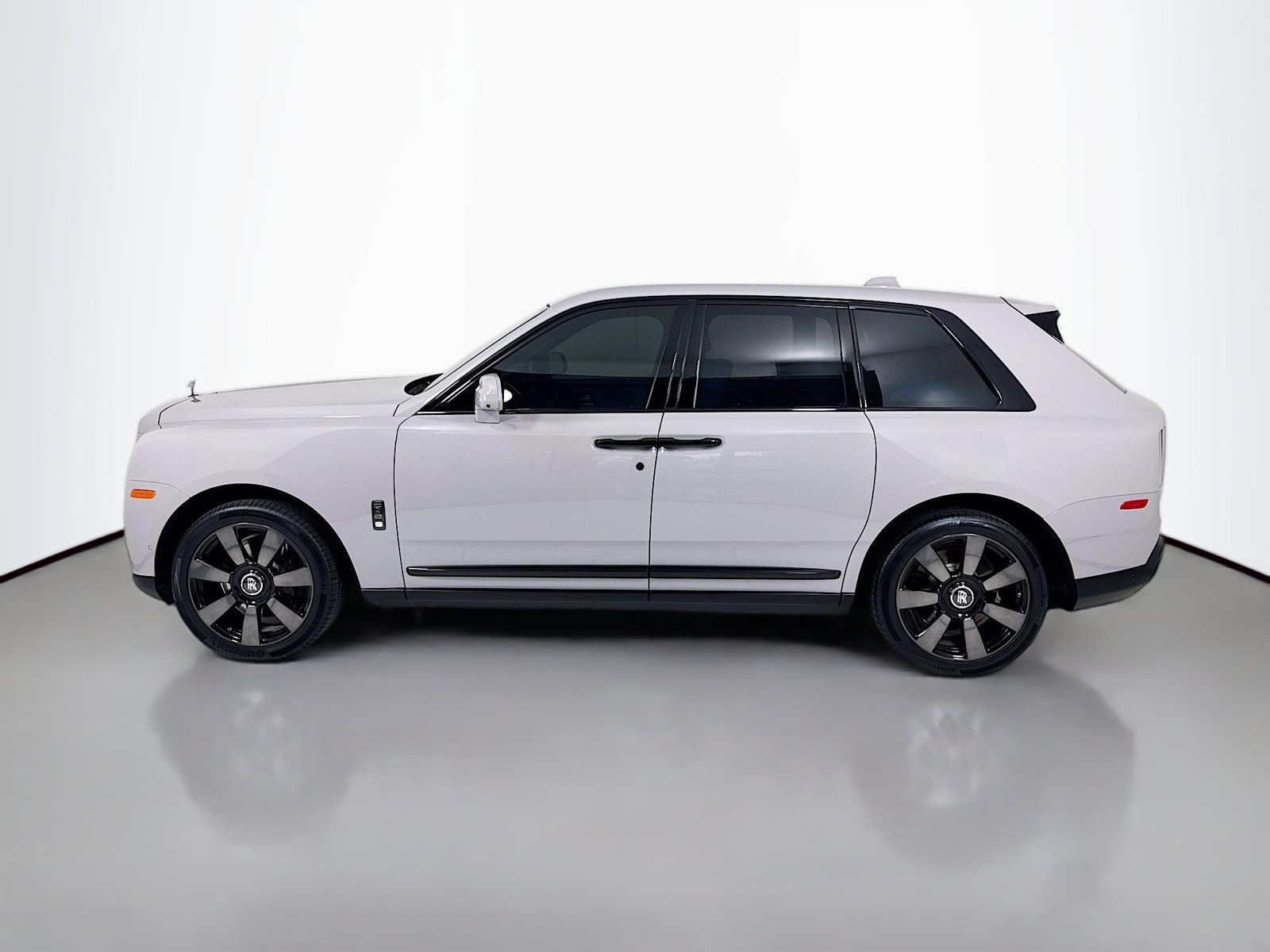 Certified 2022 Rolls-Royce Cullinan w/ Dark Exterior Package AWD/4WD image 6