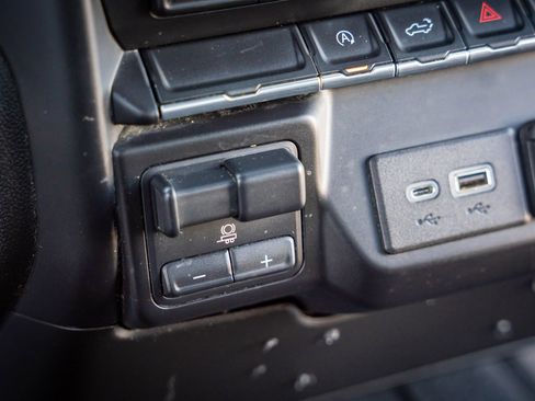 Used 2020 Chevrolet Silverado 1500 LT image 26