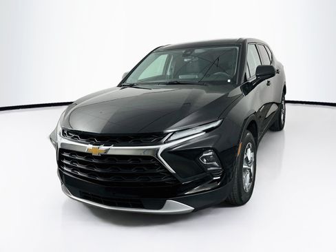 Used 2023 Chevrolet Blazer LT FWD image 3