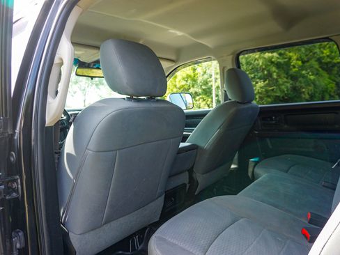 Used 2014 RAM 1500 Express w/ Black Ram 1500 Express Group image 21