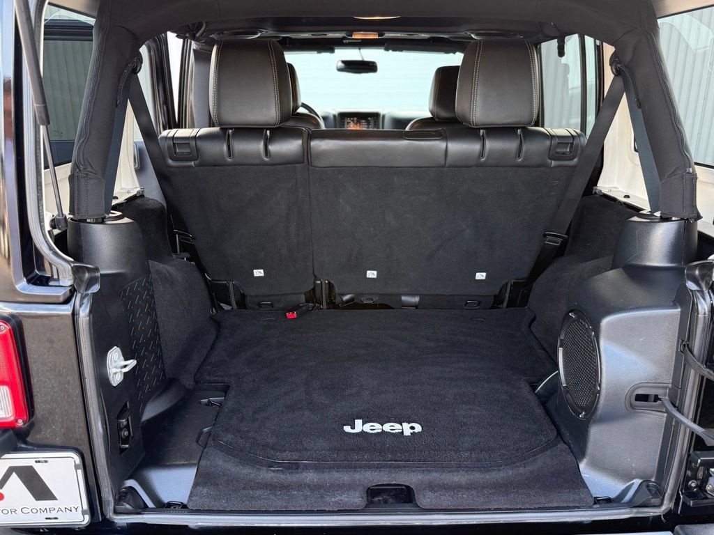 Used 2014 Jeep Wrangler Unlimited Sahara w/ Max Tow Package AWD/4WD image 35