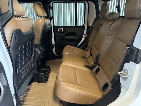 Used 2020 Jeep Gladiator Rubicon w/ Uconnect 4C Nav & Sound Group image 15