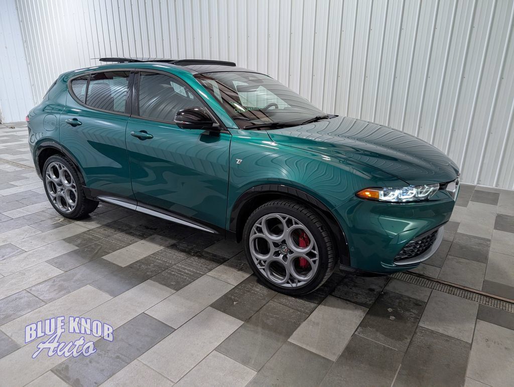 Used 2024 Alfa Romeo Tonale Ti w/ Active Assist Package AWD/4WD image 5