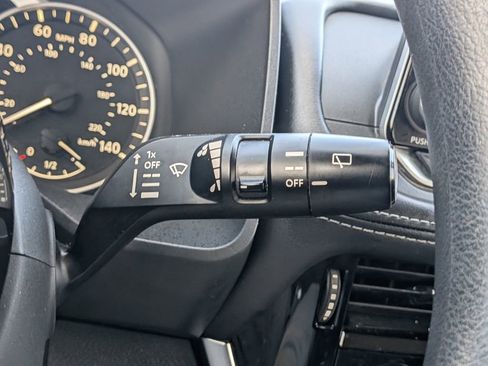 Used 2021 Nissan Rogue SV image 27