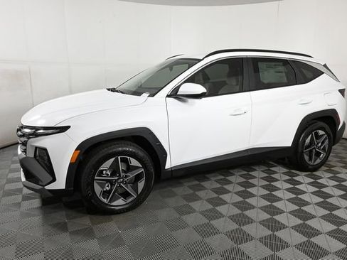 New 2026 Hyundai Tucson SEL image 2