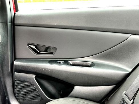 Used 2025 Hyundai Elantra Sport FWD image 20