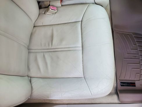 Used 2006 Lincoln Town Car Signature Limited image 39