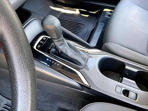 Used 2025 Toyota Corolla LE image 15