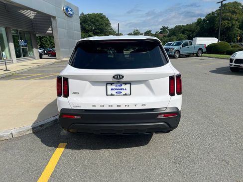Used 2021 Kia Sorento LX AWD/4WD image 6